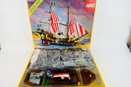 Lego - Legoland - Pirate Ship. A boxed Legoland Pirate Ship #6285.