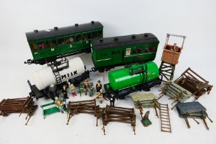 Newqida - Others - A rake of four unmarked unboxed items of G gauge rolling stock,