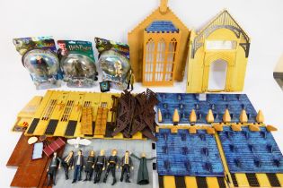 Harry Potter - Popco - An unboxed Popco Harry Potter Grand Hall Playset and a collection of