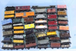 Hornby, Peco, Wrenn, Triang- 46 x OO Gauge model railway rolling stock - Lot to includes wagons,