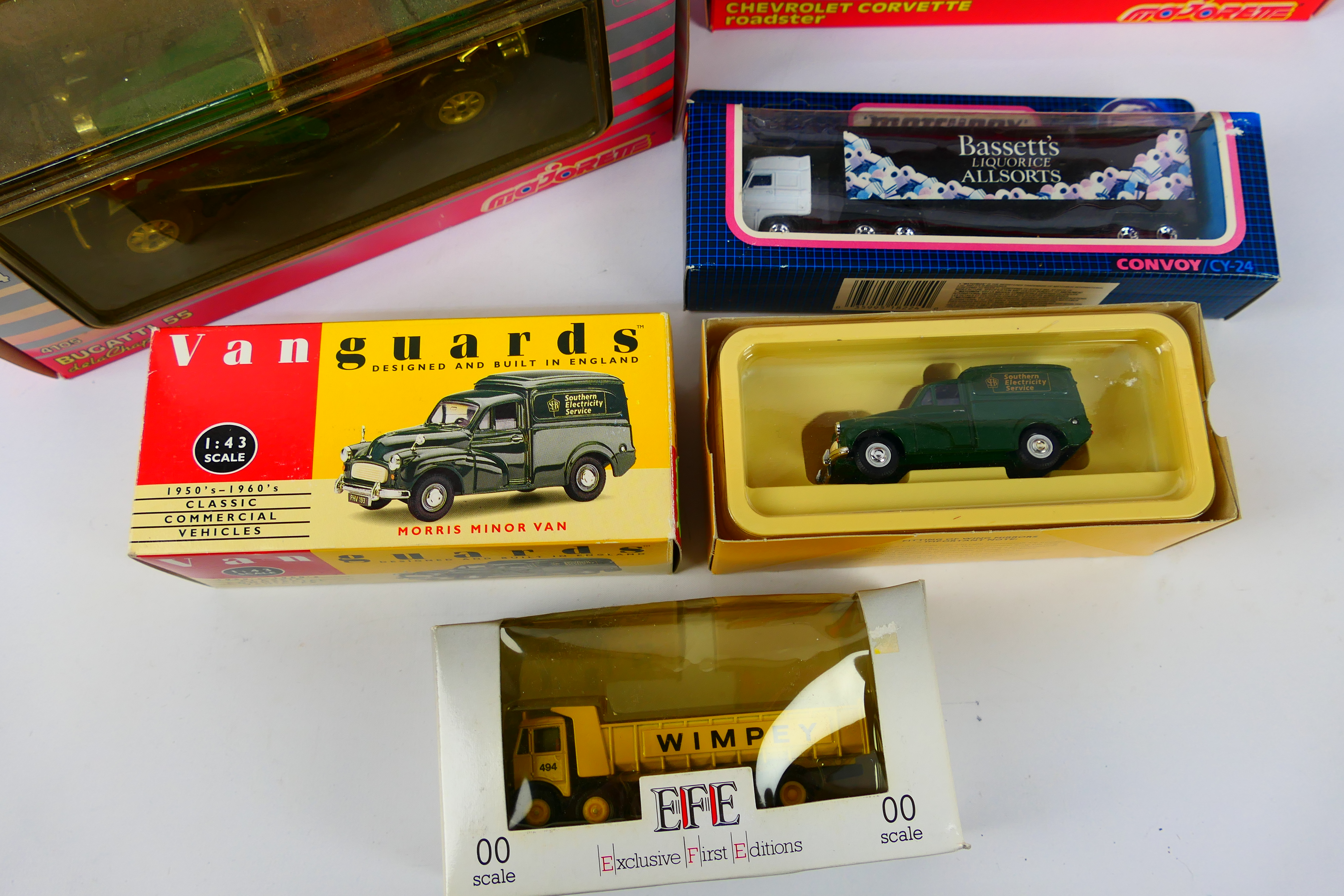 Matchbox - Majorette - Old Cars - Vanguards - 8 x boxed models including Porsche 944 in 1:24 scale, - Image 5 of 5