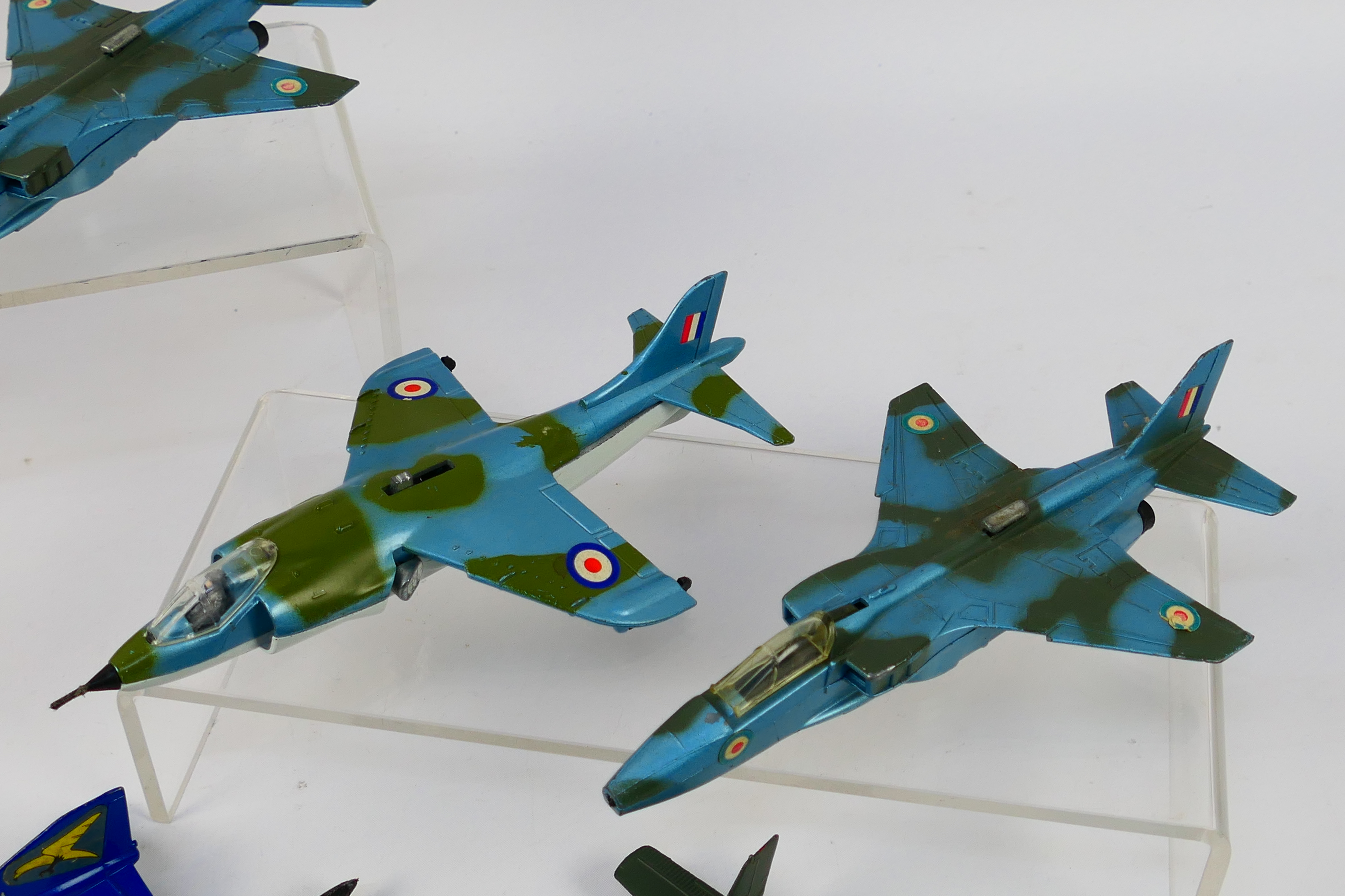 Dinky - 7 x military airplanes, 2 x S.E.P.E.C.A. - Image 2 of 5