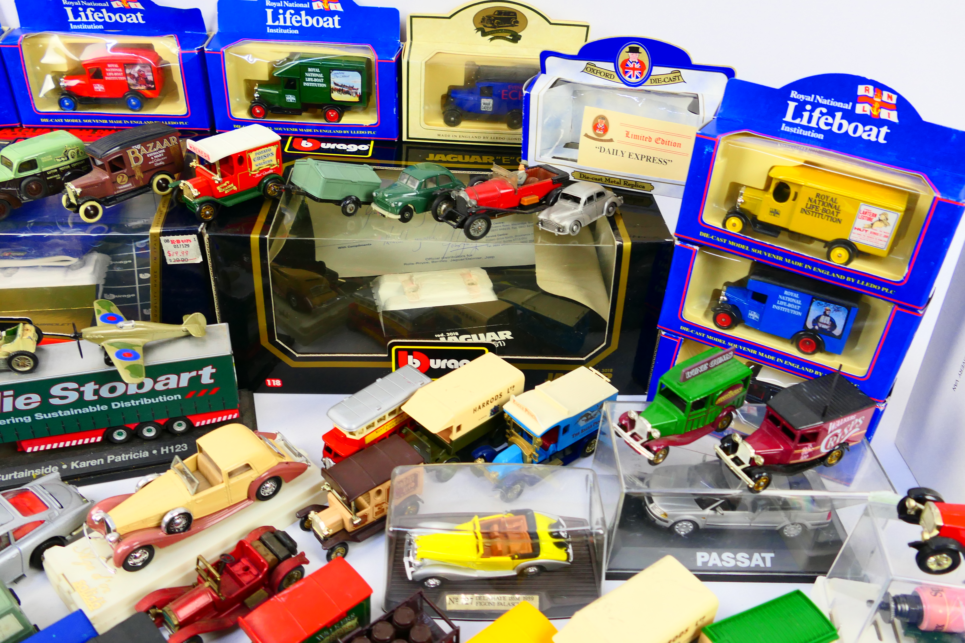 Corgi - Lledo - Bburago - Atlas - A collection unboxed vehicles including Steed's Bentley, - Image 6 of 6