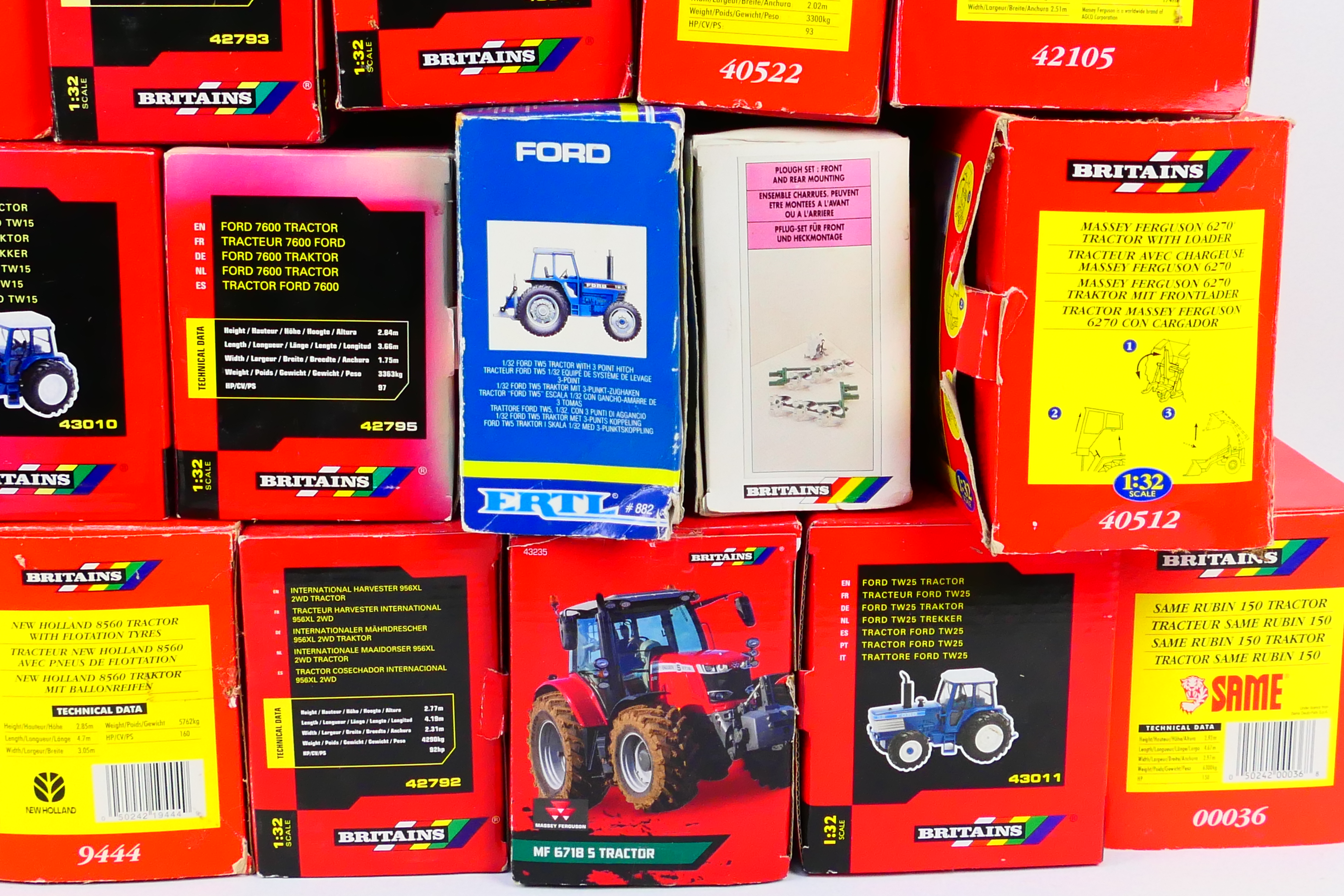 Britains - 28 x empty tractor boxes, 25 x of which are Britains, they are dusty from storage, - Image 7 of 8