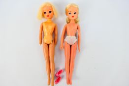 Pedigree - Sindy - Two unboxed Sindy dolls.