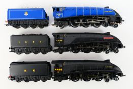 Bachmann - Three unboxed Bachmann OO gauge Class A4 4-6-2 steam locomotives and tenders.