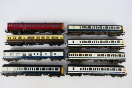 Airfix - Lima - A group of unboxed OO gauge models including 2 x sets of Class 117 DMUs and 2 x