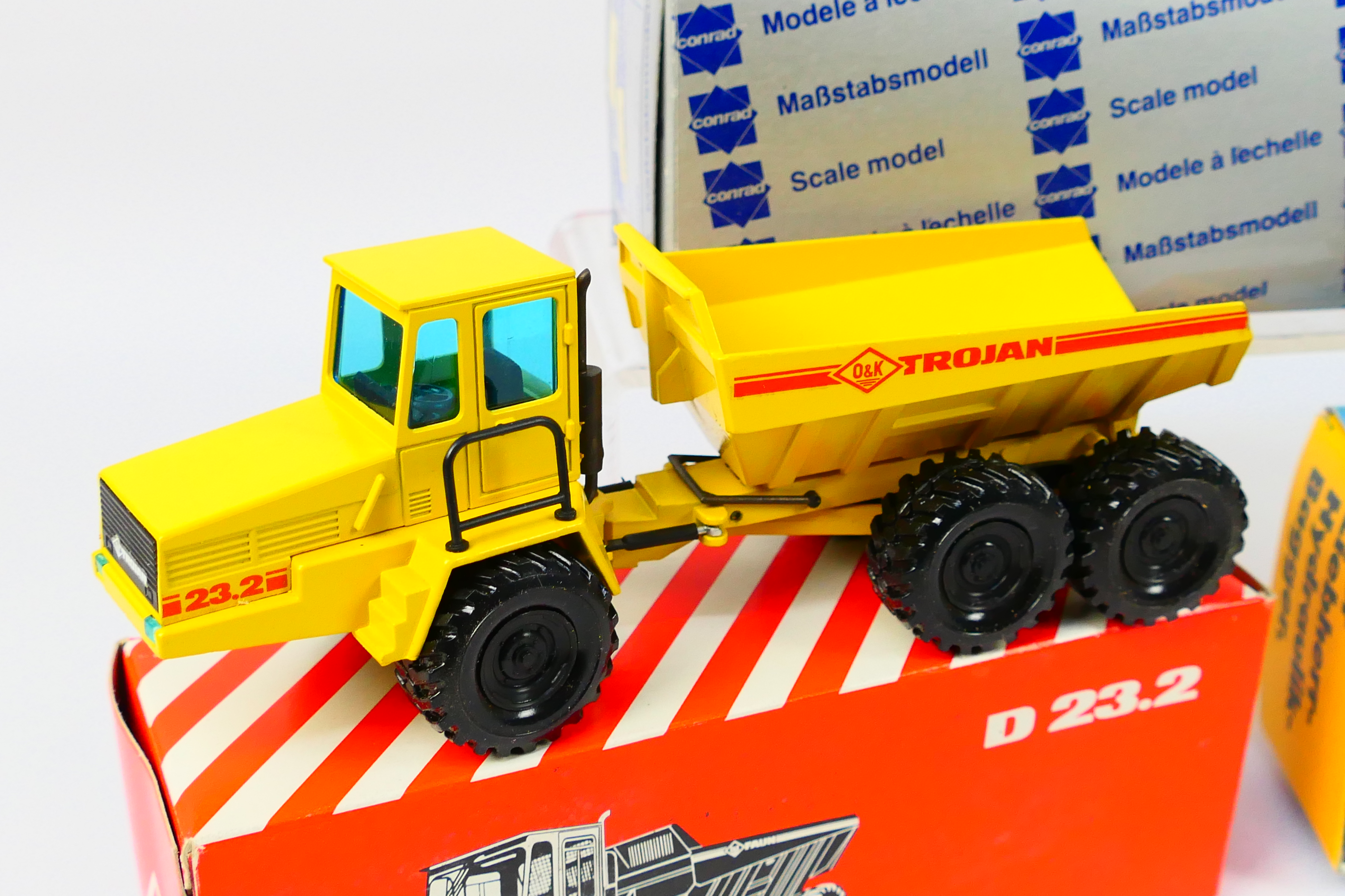 NZG - Conrad - 4 x construction vehicle models, a Case Vibromax W854 in 1:35 scale # 2702, - Image 3 of 5