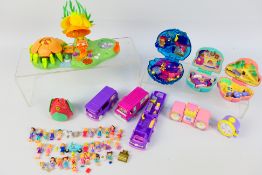 Bluebird - Polly Pocket - A collection of vintage Polly Pocket Playsets with a group of
