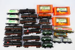 Tri-ang - Hornby - Mainline - A collection of OO gauge tank wagons including 6 x Carlsberg tankers