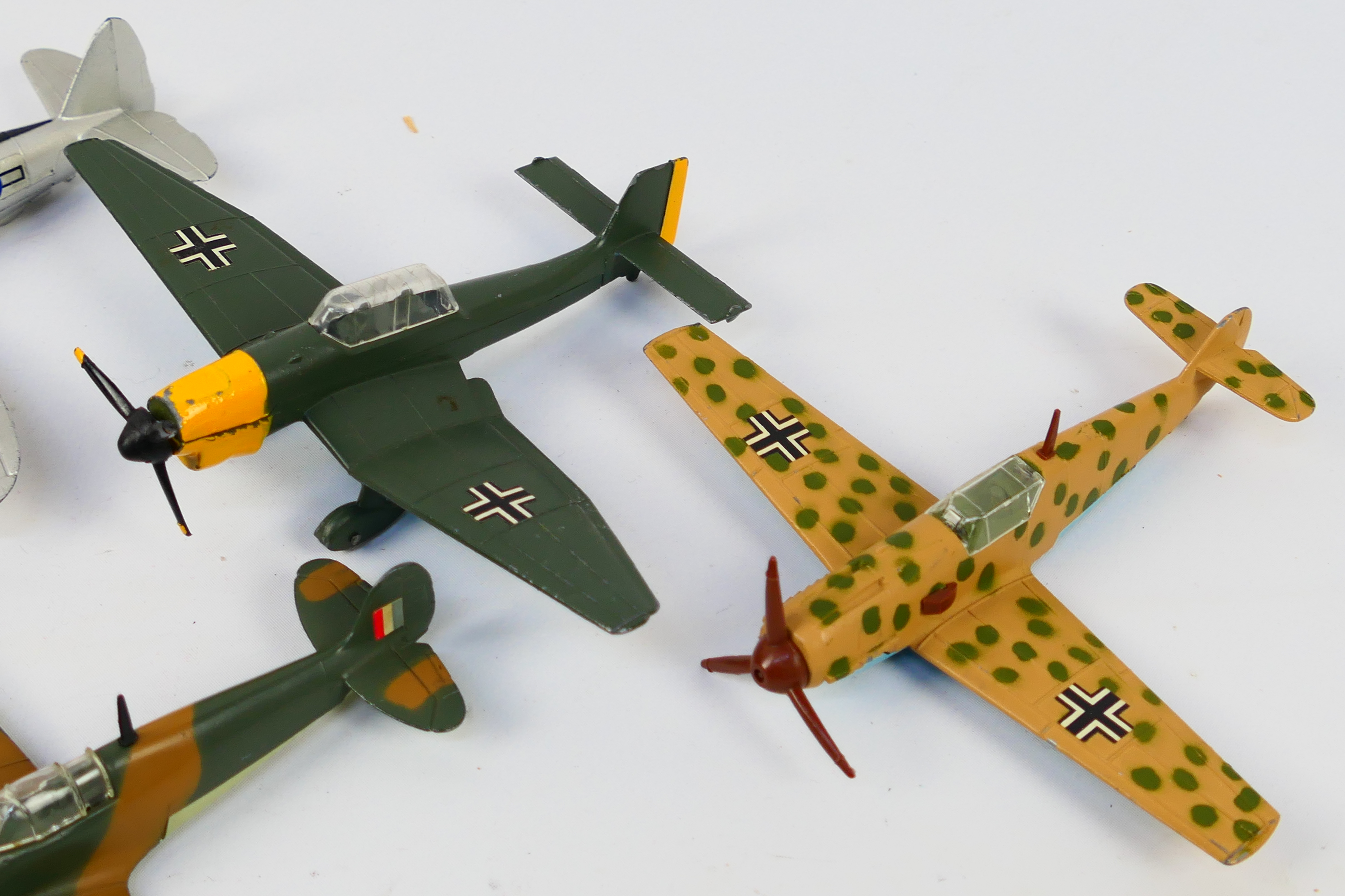 Dinky - 6 x unboxed airplanes including Messerschmitt Bf109E in desert camouflage # 726, - Image 3 of 4
