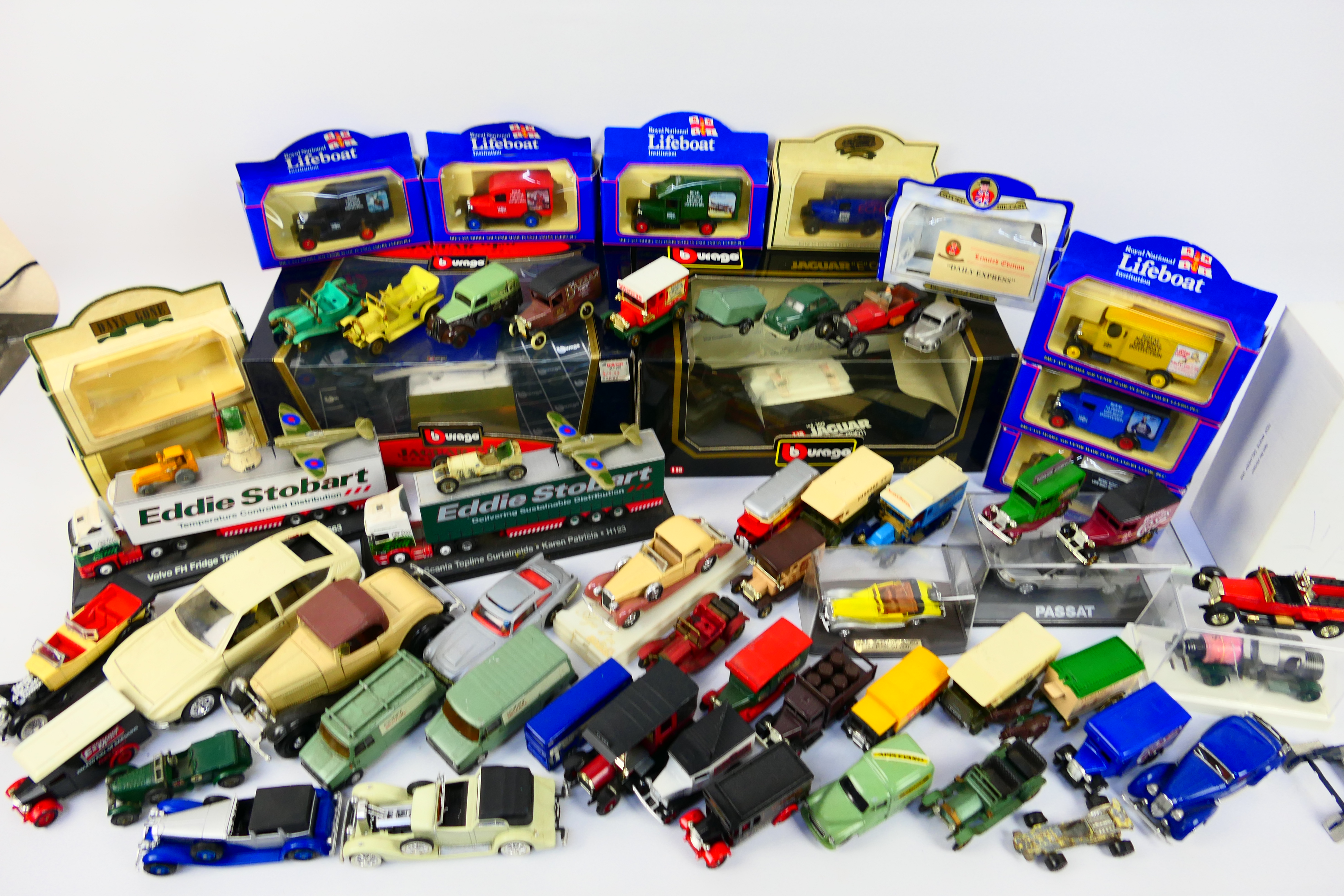 Corgi - Lledo - Bburago - Atlas - A collection unboxed vehicles including Steed's Bentley,