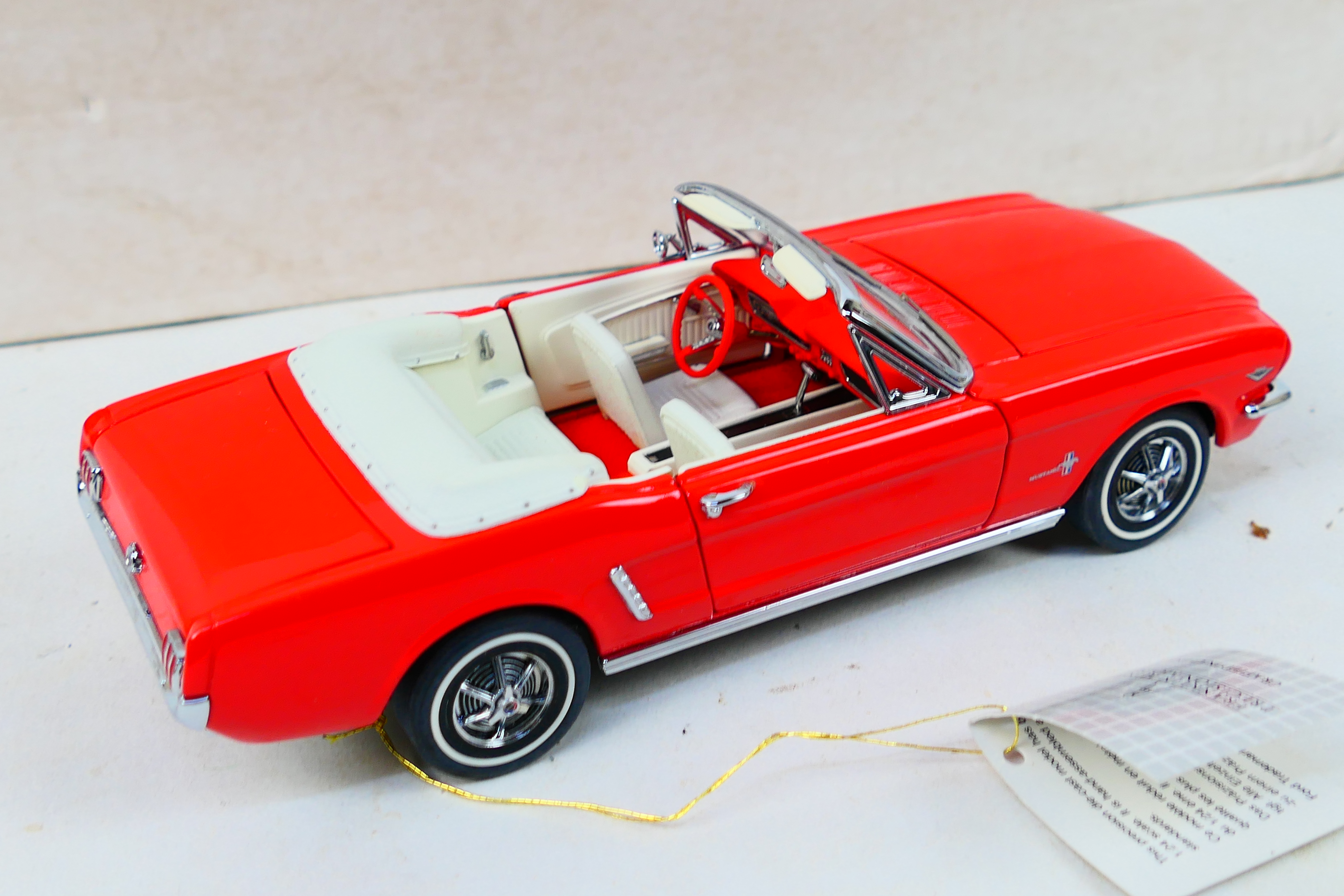 Franklin Mint - Precision Models. A boxed 1964 1/2 Ford Mustang, appearing in Excellent condition. - Image 3 of 3