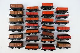 Hornby - Dapol - Mainline - A collection of OO gauge wagons including 3 x Mineral wagons # R239,