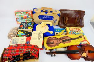 Marx - High Spot - A collection of vintage toys including a boxed Marx Lumar Gramophone, a violin,