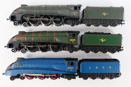 Bachmann - Three unboxed Bachmann OO gauge Class A4 4-6-2 steam locomotives and tenders all with