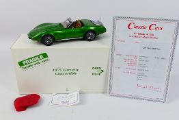 Danbury Mint - Classic Cars - A 1:24 scale 1975 Chevrolet Corvette Convertible die-cast model by