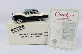 Danbury Mint - Classic Cars - A 1:24 scale 1955 Ford Fairlane Crown Victoria die-cast model by