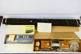 Lehmann - Tenmille Products - Others - Two boxed G gauge model railway kits and a quantity of G