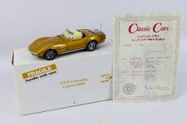 Danbury Mint - Classic Cars - A 1:24 scale 1972 Corvette Convertible die-cast model by Danbury Mint