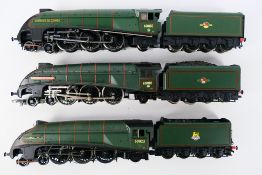 Hornby - Three unboxed Hornby OO gauge Class A4 4-6-2 steam locomotives and tenders all in Br green