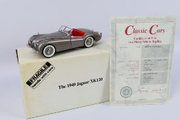 Danbury Mint - Classic Cars - A 1:24 scale 1949 Jaguar XK120 die-cast model by Danbury Mint - Model