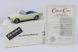 Danbury Mint - Classic Cars - A 1:24 scale 1966 Ford Mustang die-cast model by Danbury Mint - Model