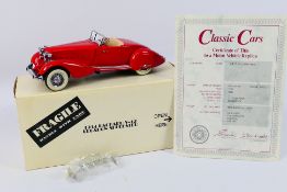Danbury Mint - Classic Cars - A 1:24 scale 1934 Packard V-12 Lebaron Speedster die-cast model by
