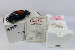 Danbury Mint - Classic Cars - A 1:24 scale 1936 Ford Deluxe Cabriolet die-cast model by Danbury