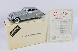 Danbury Mint - Classic Cars - A 1:24 scale 1933 Pierce Silver Arrow die-cast model by Danbury Mint