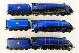 Bachmann - Three unboxed Bachmann OO gauge Class A4 4-6-2 steam locomotives and tenders all in BR