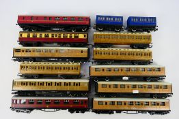 Hornby - Tri-ang - A rake of 13 unboxed OO gauge passenger coaches. Lot includes Hornby L.M.S.