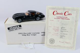 Danbury Mint - Classic Cars - A 1:24 scale 1963 Chevrolet Corvette Sting Ray Coupe die-cast model