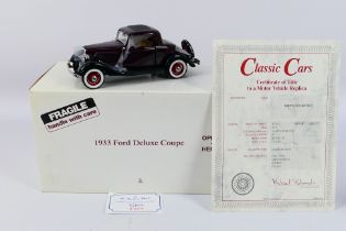 Danbury Mint - Classic Cars - A 1:24 scale 1933 Ford Deluxe Coupe die-cast model by Danbury Mint -