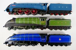 Bachmann - Three unboxed Bachmann OO gauge Class A4 4-6-2 steam locomotives and tenders.