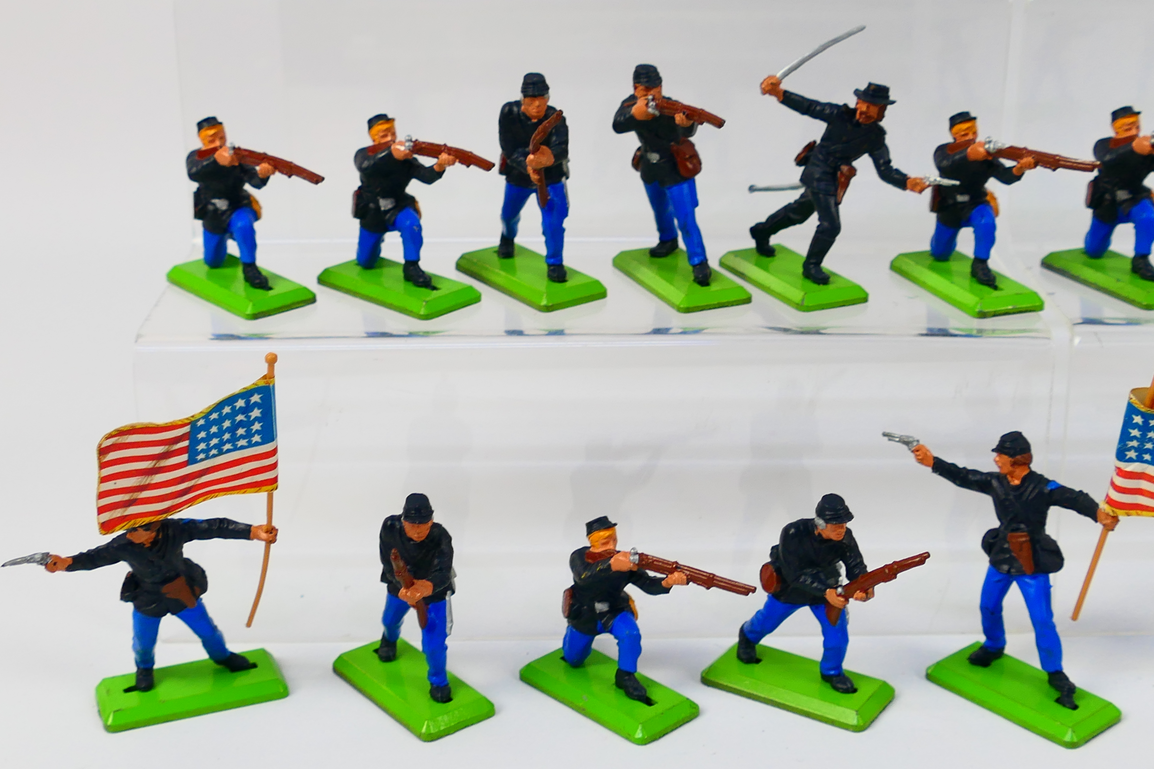 Britains Deetail - An unboxed regiment of 40 Britains Deetail United States Federal Infantry and - Image 4 of 6