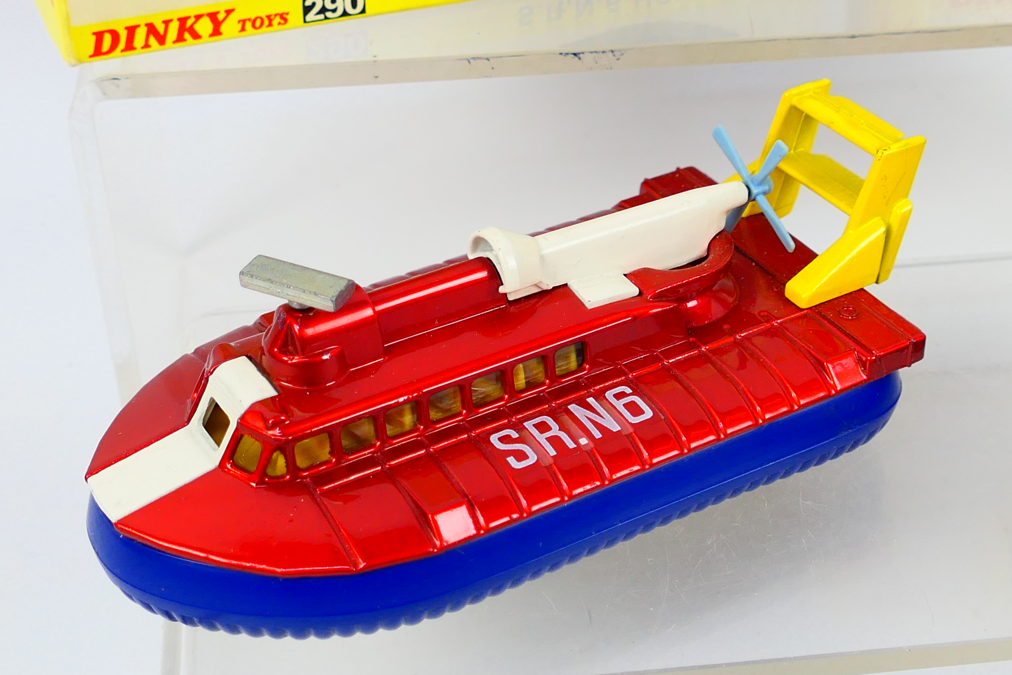 Dinky - 2 x boxed S.R.N.6 hovercraft models # 290. - Image 2 of 11