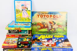 Waddingtons - Ideal - Victory - Marx - A collection of vintage games and puzzles including Totopoly,