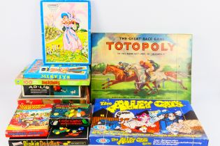 Waddingtons - Ideal - Victory - Marx - A collection of vintage games and puzzles including Totopoly,