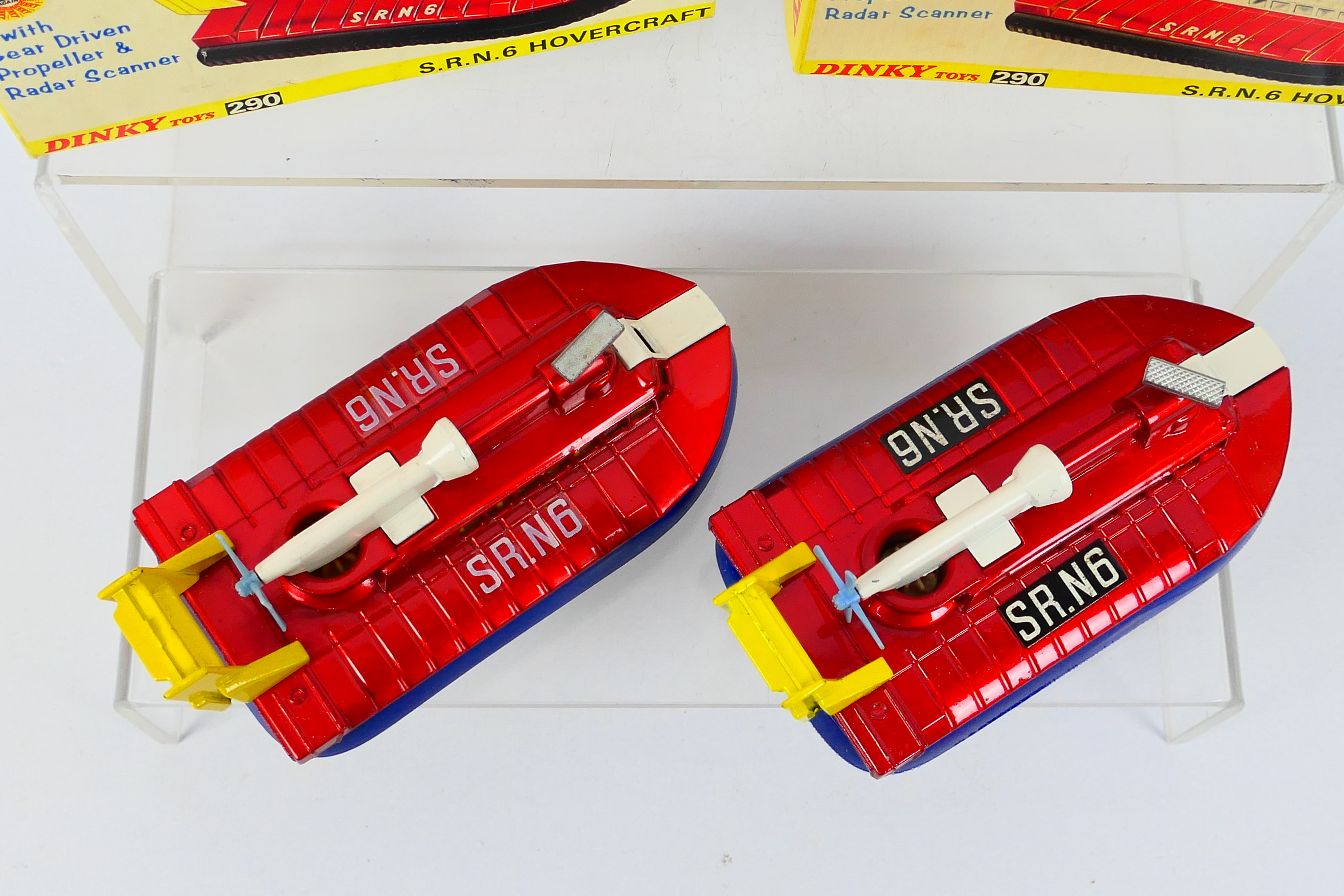 Dinky - 2 x boxed S.R.N.6 hovercraft models # 290. - Image 6 of 11