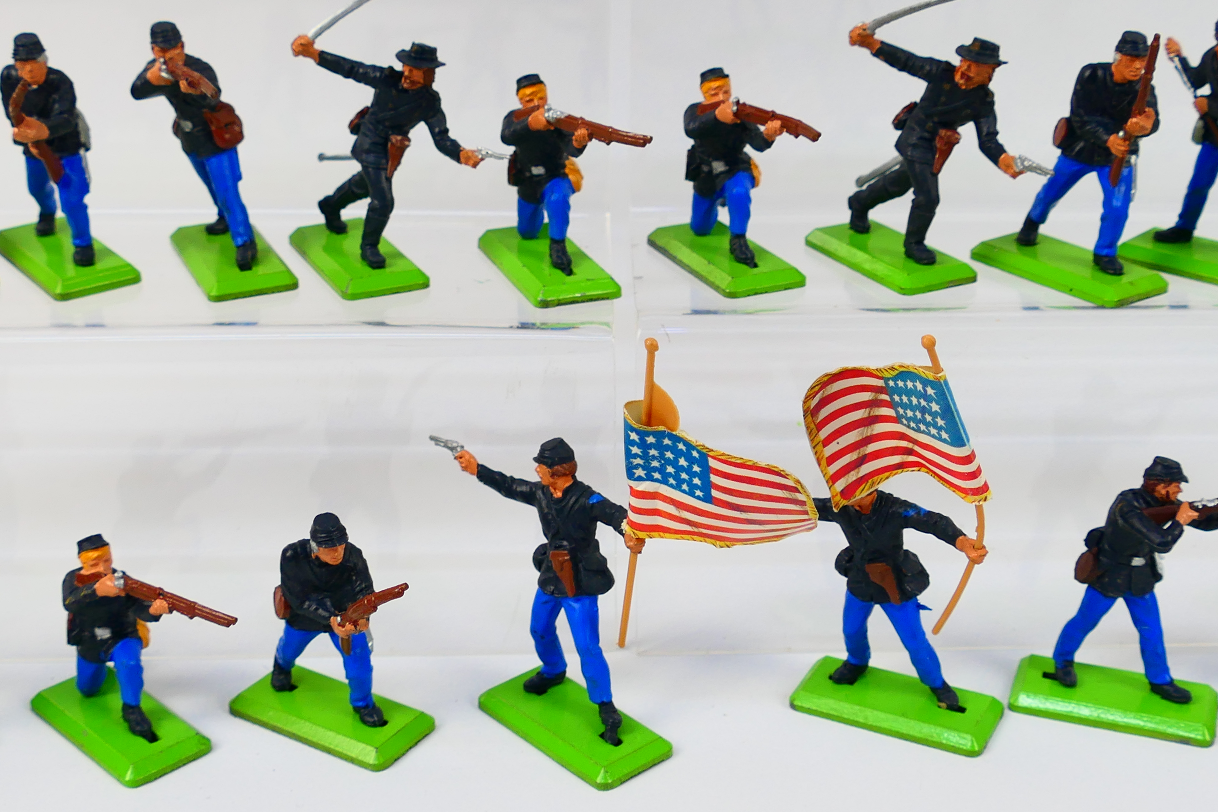 Britains Deetail - An unboxed regiment of 40 Britains Deetail United States Federal Infantry and - Image 5 of 6