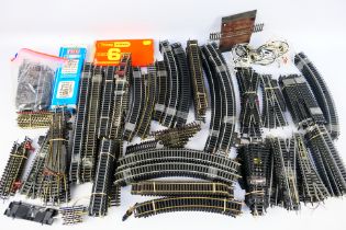 Hornby - Peco - Lima - Jouef - A large quantity of OO gauge track sections including several