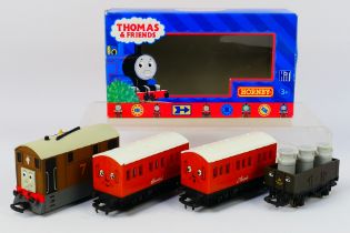 Hornby - 4 x unboxed Hornby OO gauge Thomas and Friends wagons, carriages,