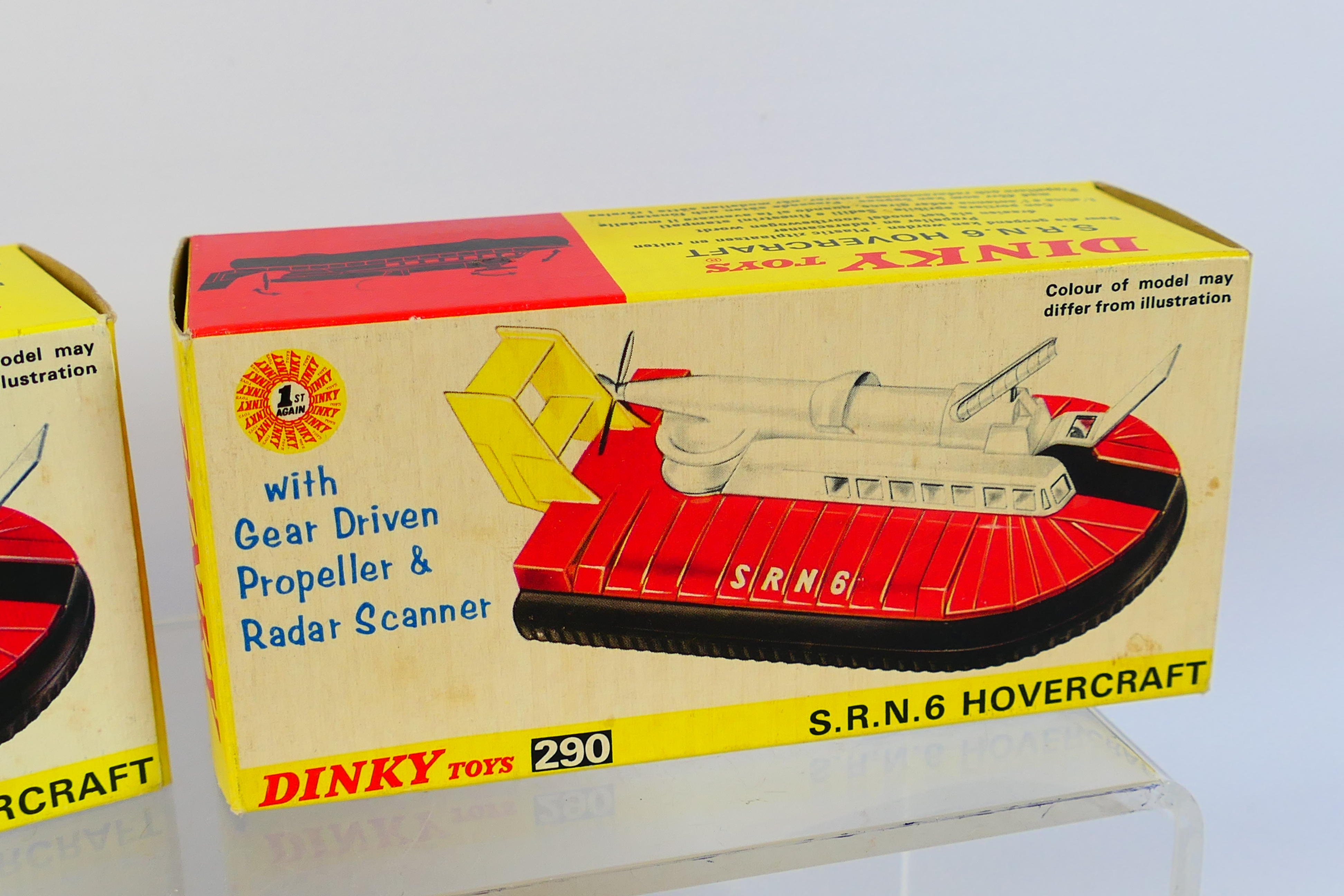 Dinky - 2 x boxed S.R.N.6 hovercraft models # 290. - Image 10 of 11