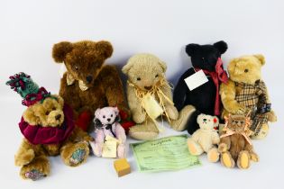 Nonsuch Bears - Annie Tweed Bears - Golden Harlequin - Nisbet - Others - A group of seven artist