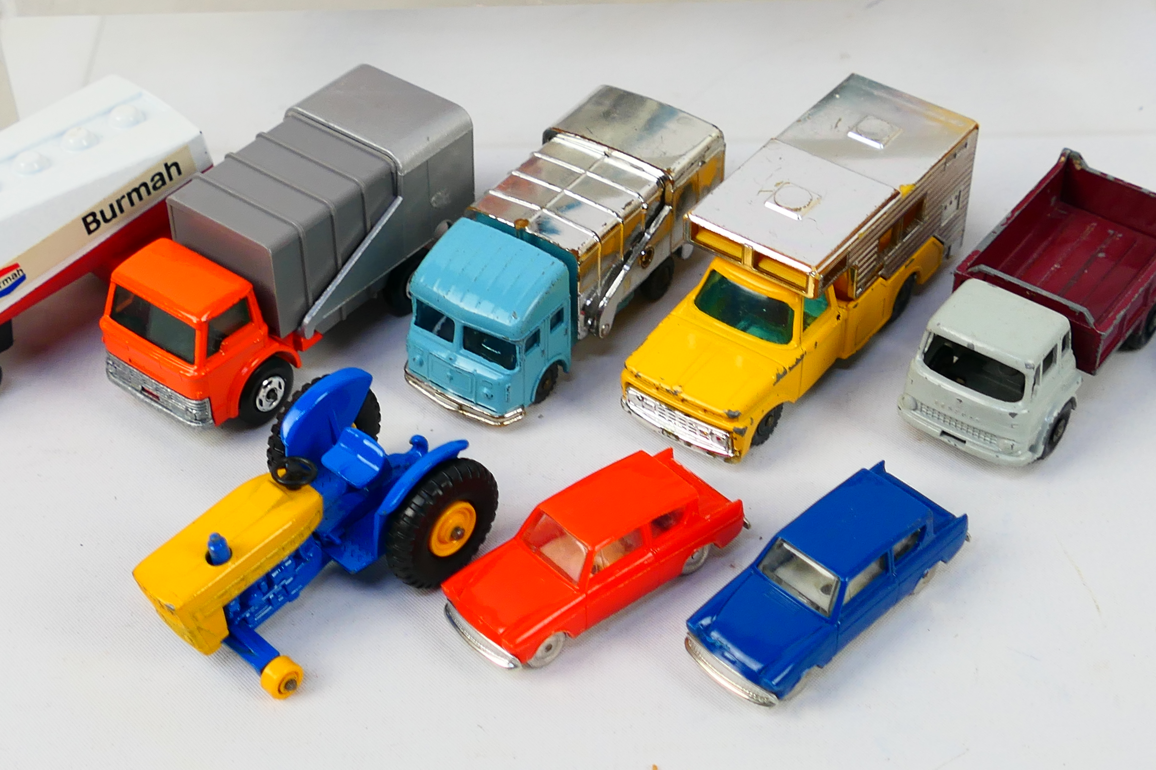 Corgi - Matchbox - Husky - Minix - A group of unboxed vehicles including Ford refuse truck # 7, - Image 7 of 8