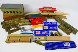 Hornby Dublo - TTR - A collection of 3-rail track, some boxed points,