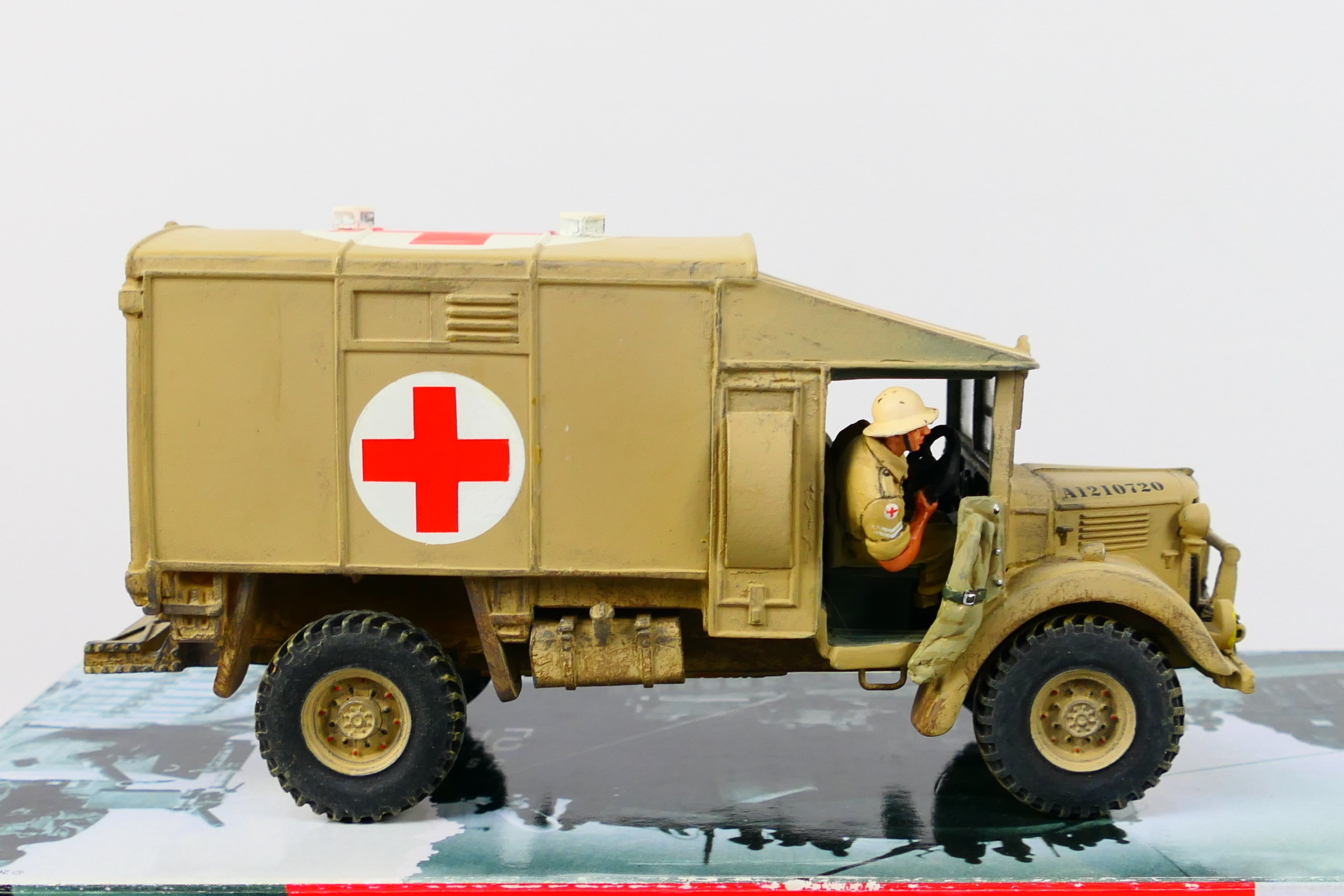 King & Country - A boxed King & Country '8th Army' series EA27 Desert Austin K2 Ambulance with - Image 7 of 7