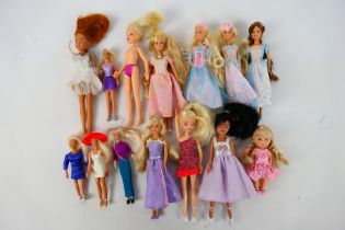 Mattel - Others - An unboxed group of mini dolls,