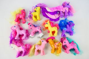 My Little Pony - Hasbro - A collection of 11 unboxed mainly G3 My Little Pony figures.